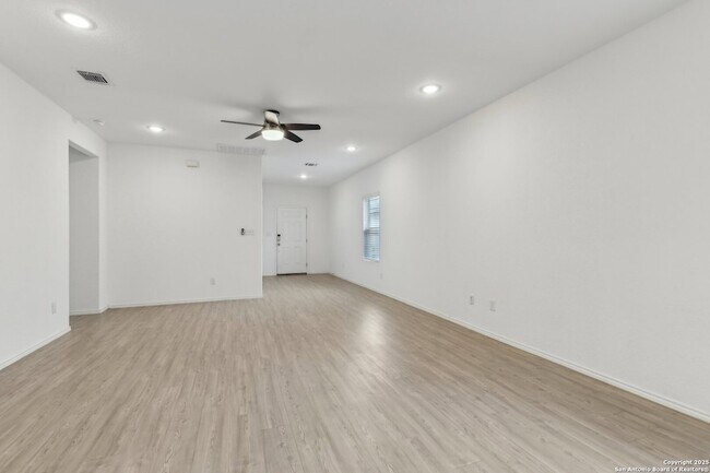 Foto del edificio - 4422 Chandler Rd