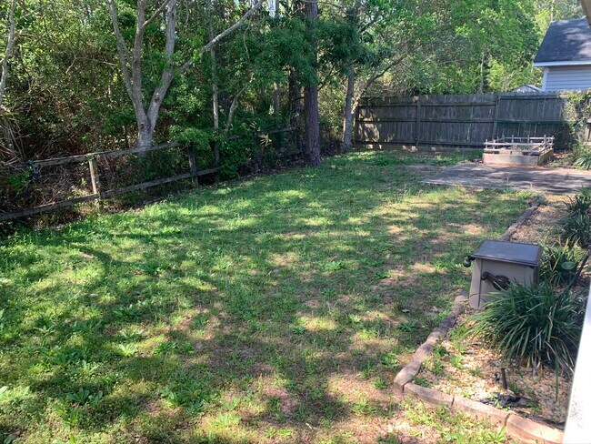 Building Photo - 2541 Gulf Breeze Ave