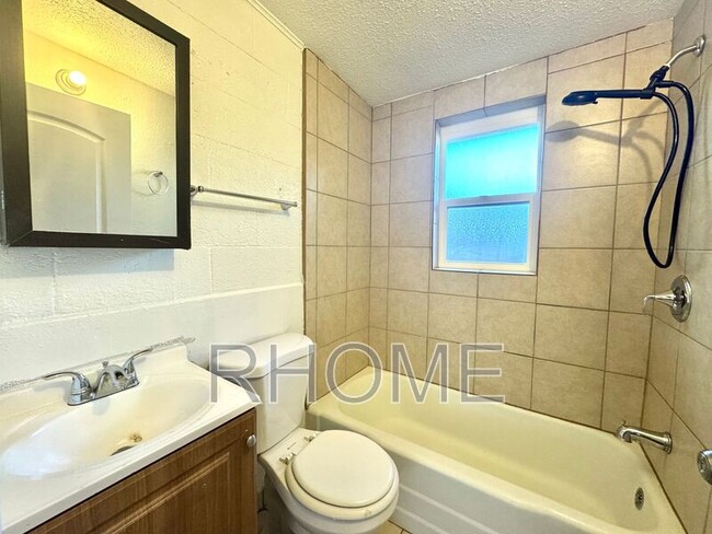Foto del edificio - 2725 S Edison St