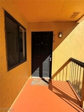 Building Photo - 2915 Winkler Ave