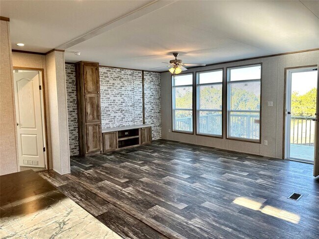Foto del edificio - 195 Harmony Wood Ln