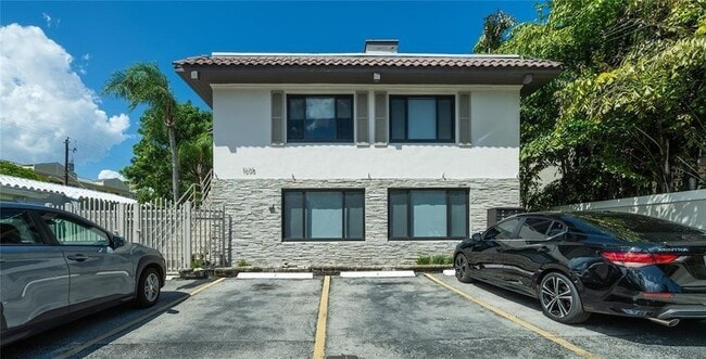 Building Photo - 1605 E Broward Blvd