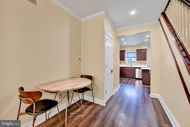 Foto del edificio - 127 N Glover St