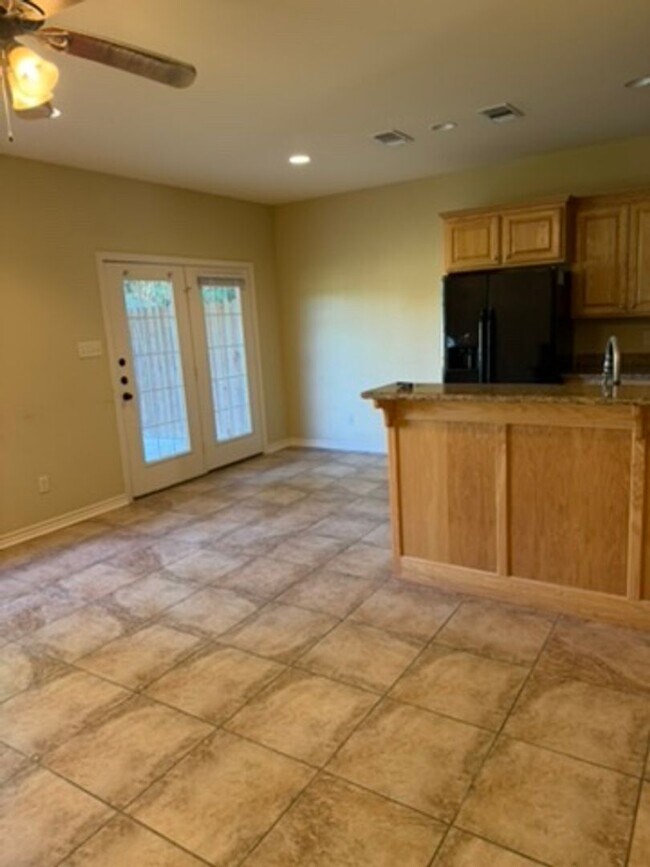 Foto del edificio - 1211 Cheryl St