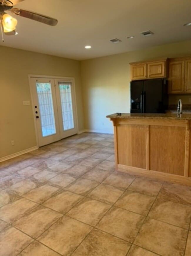 Building Photo - 1211 Cheryl St