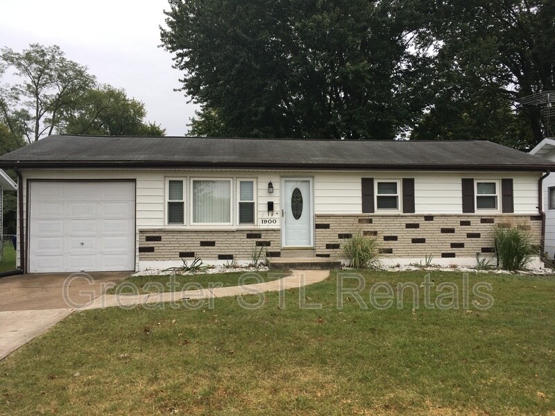 1900 Violet Dr, Florissant, MO 63031 House Rental in Florissant, MO