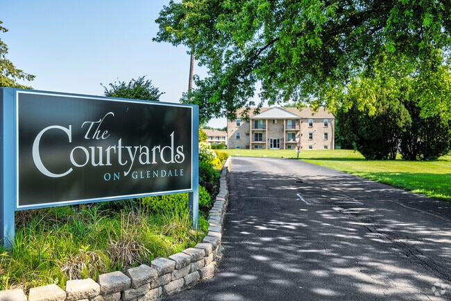 Main Entrance - Courtyards on Glendale