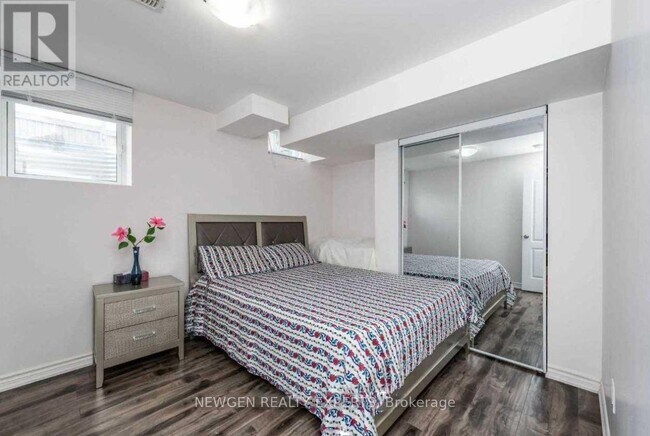 Building Photo - 24 Thornapple St