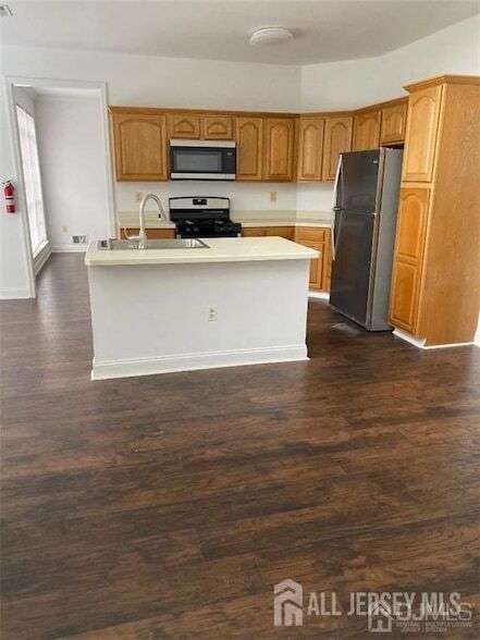 Building Photo - 33 Marion Dr