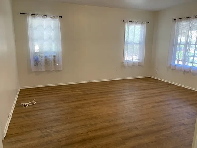 Foto del edificio - 4092 Howard Ave
