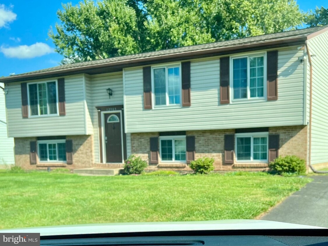 12903 Framingham Court Unit LOWER LEVEL Condo for Rent in Herndon, VA