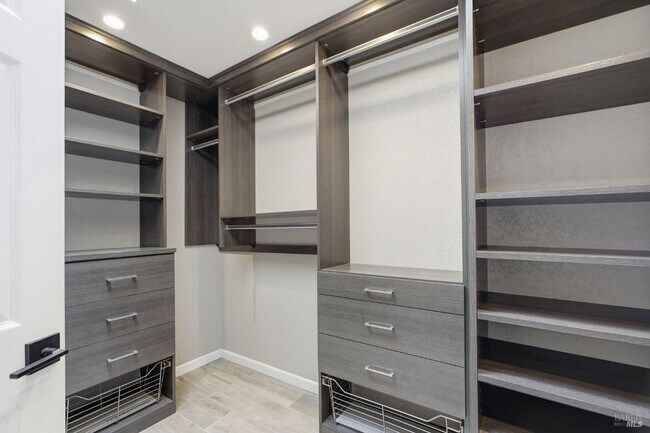 Foto del edificio - 1731 Walnut Creek Dr