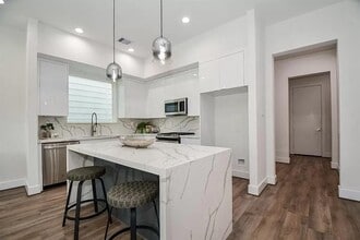 Building Photo - 3609 Dennis St