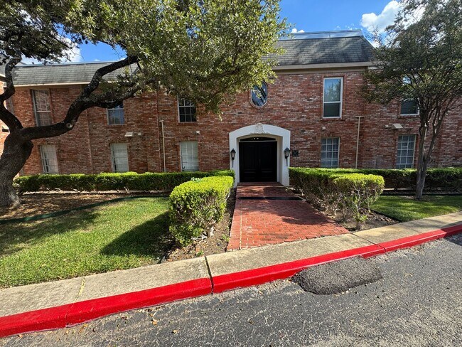 Building Photo - GREAT SPACIOUS CONDO | GATED | MEDICAL CENTER - 410 & IH10 | 3 BEDROOMS | 2 BATHROOMS