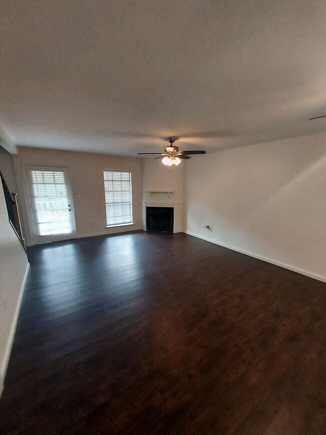 Foto del edificio - 4390 Stumberg Ln