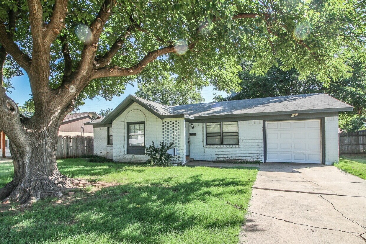 Primary Photo - Cute 3 Bed, 2 Bath!