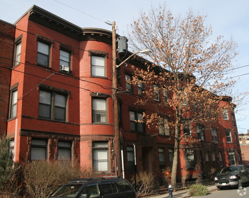 Primary Photo - 122 Park St