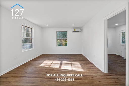 Building Photo - Newly Renovated 2 Bed / 1 Bath Apartment –...