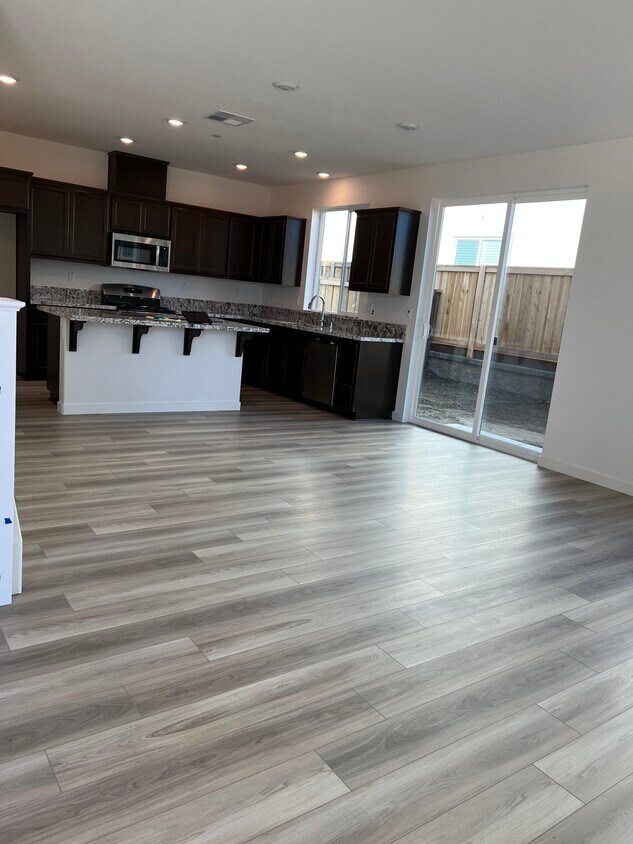 Foto principal - 2784 Ambrosia Way