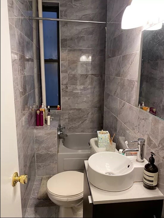 Foto del edificio - 426 W 47th St