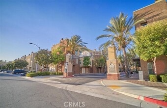 Building Photo - 306 District