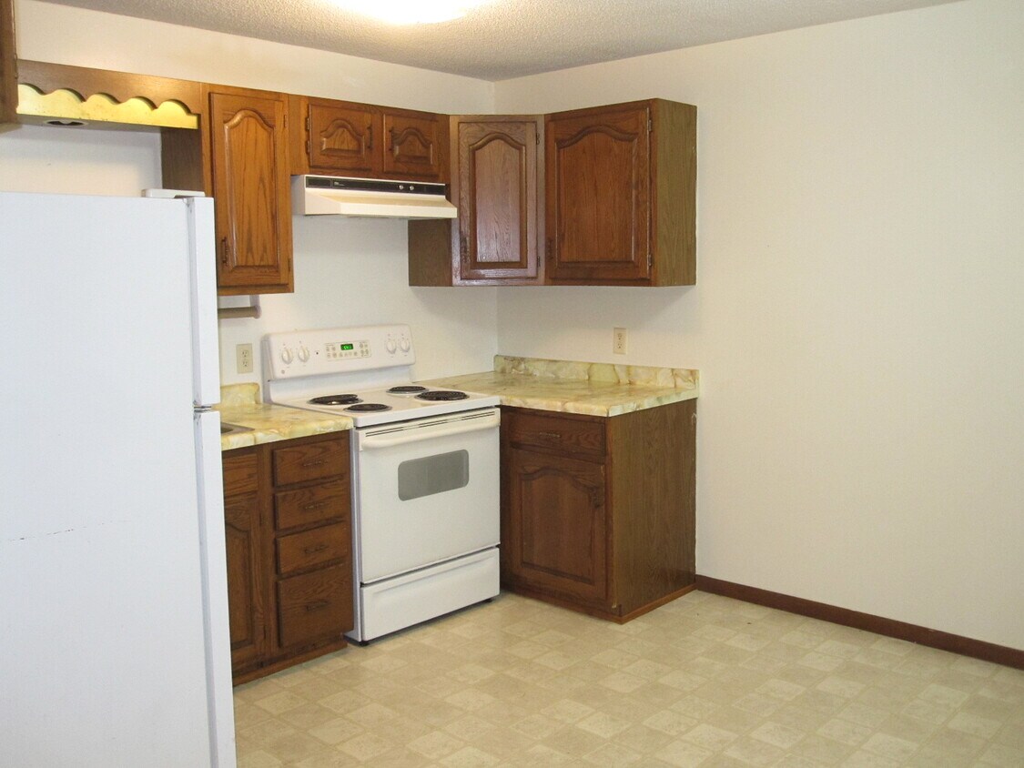 102 Bridge Ave Unit 6, Star Prairie, WI 54026 Apartments in Star