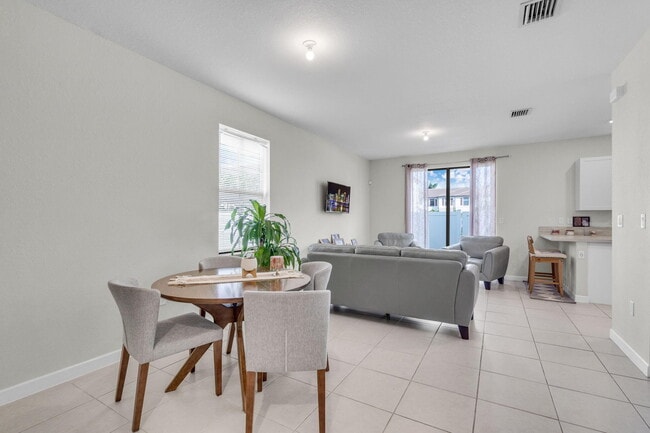 Foto del edificio - 11101 W 33rd Ct