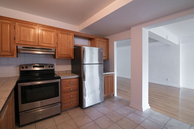 Building Photo - 10 Av. Rosemount