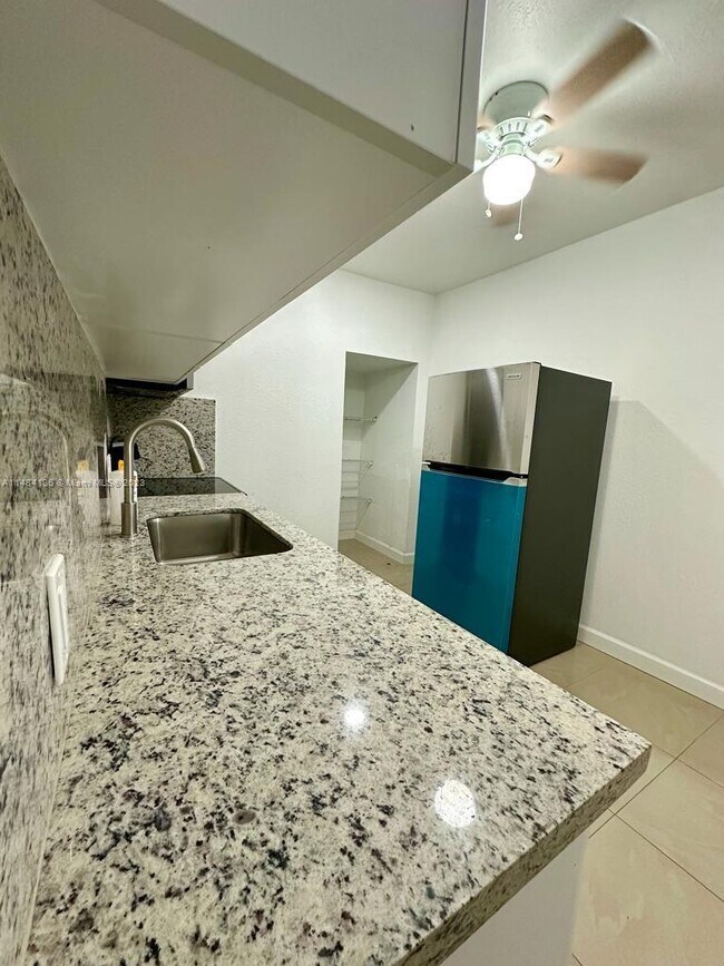 Foto del edificio - 1773 NW 19th St