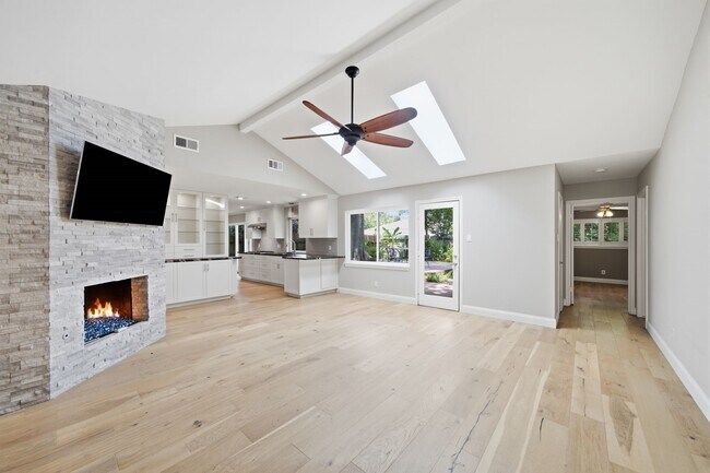 Foto del edificio - 14110 Barryknoll Ln