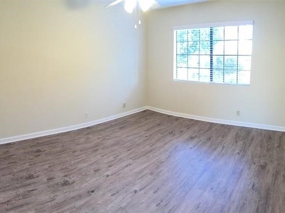 Foto del edificio - 245 W Tujunga Ave