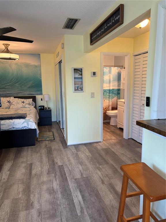 Foto del edificio - 14531 Walsingham Rd