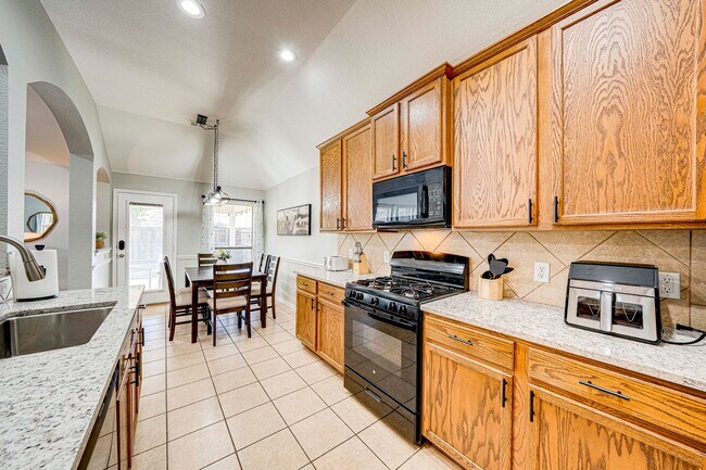 Foto del edificio - Property for Lease in Little Elm!