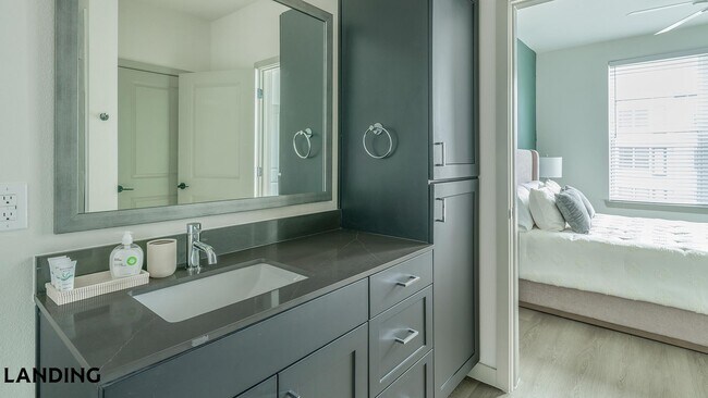 Foto del edificio - 91 Jensen Dr