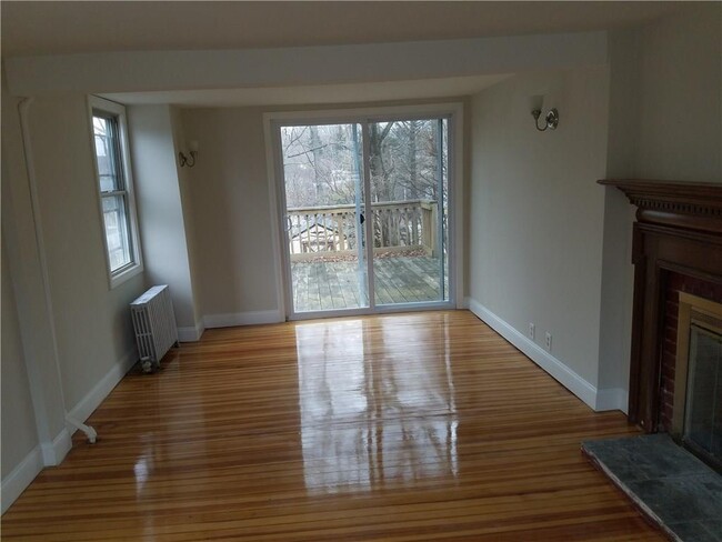 Foto del edificio - 91 Maple Ave