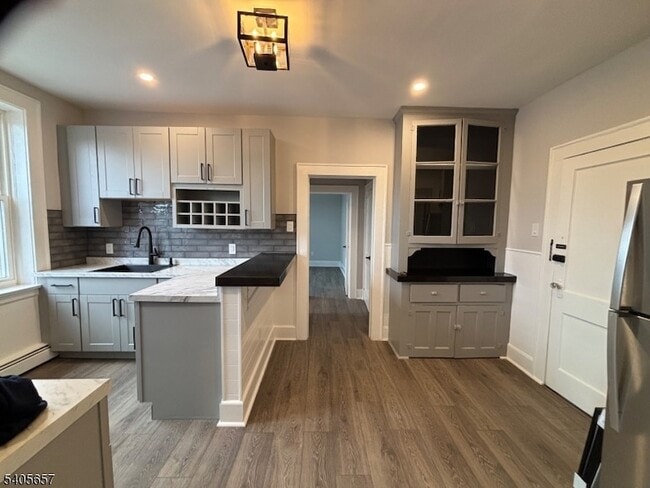 Building Photo - 230 Watchung Ave