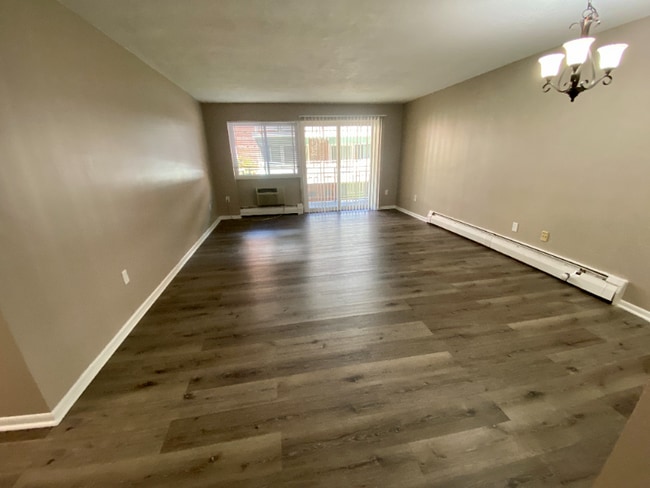 Building Photo - 200 Mountain Ave