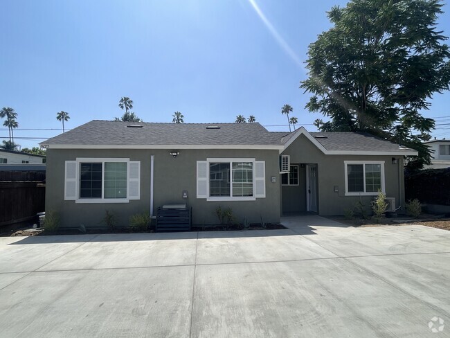 Building Photo - 529 N Wilson Ave