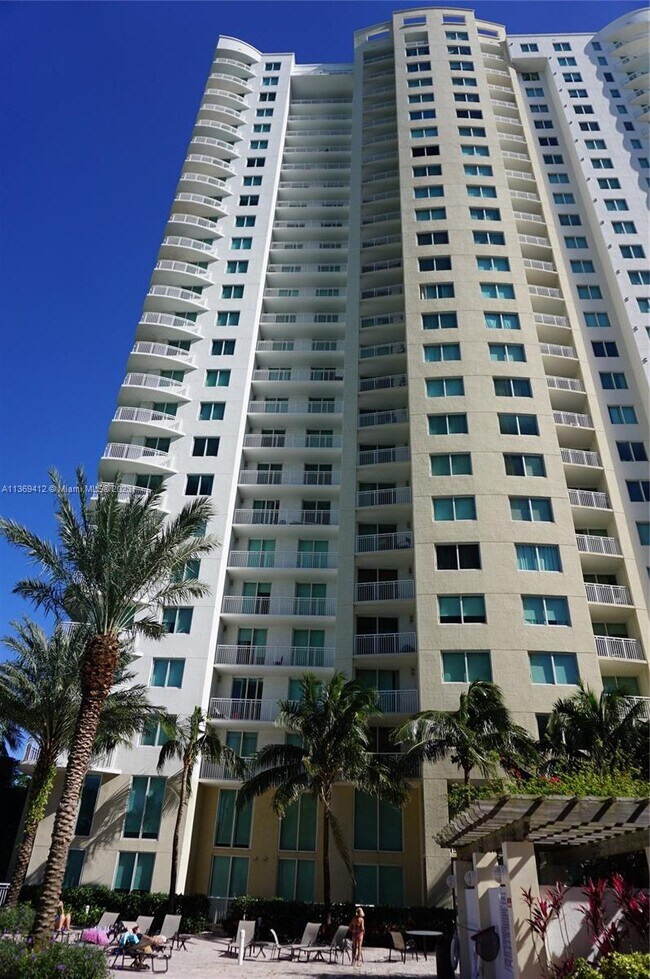 Building Photo - 1745 E Hallandale Beach Blvd
