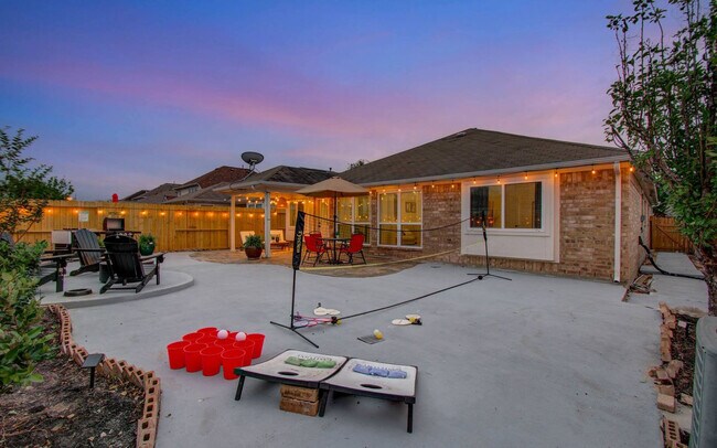 Building Photo - 7207 Crescent Mills Dr