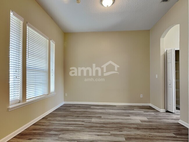 Foto del edificio - 11417 Johnson Creek Cir