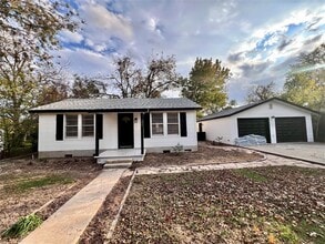 Building Photo - 307 W Gibson