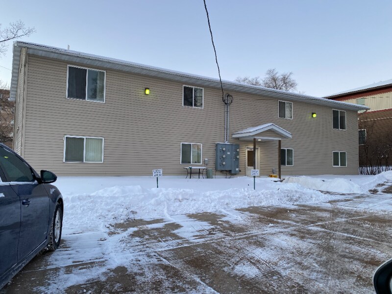 Primary Photo - 1402 W 6th St