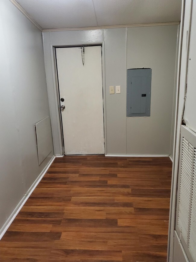 Foto del edificio - 2412 Ivanhoe Dr