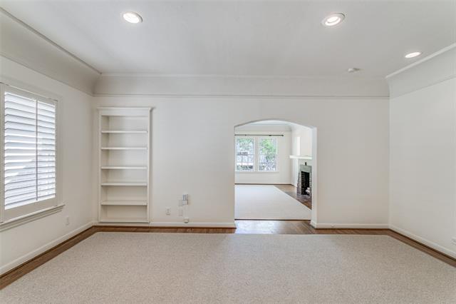 Foto del edificio - 4111 Normandy Ave