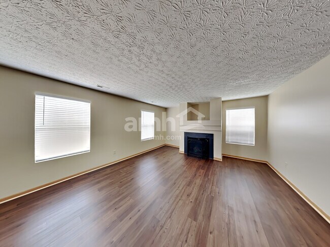 Foto del edificio - 5388 Englecrest Dr