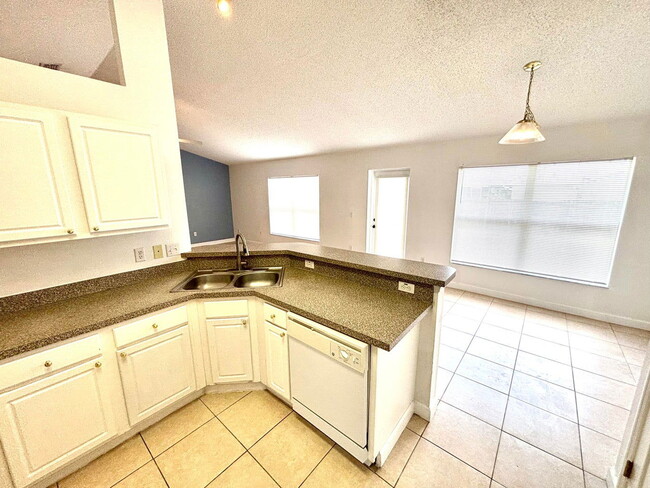 Photo - 344 SW Majestic Terrace House