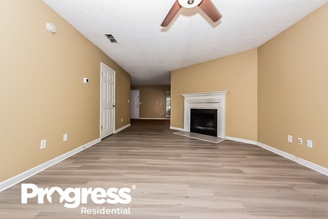 Building Photo - 2858 Medina Dr