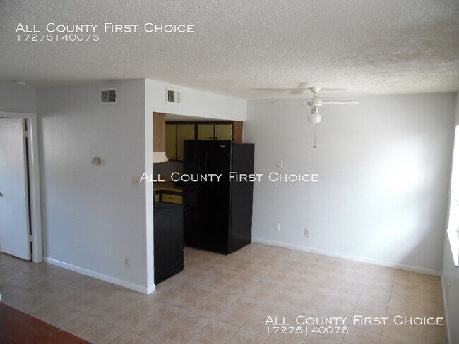 Building Photo - 460 93rd Ave N