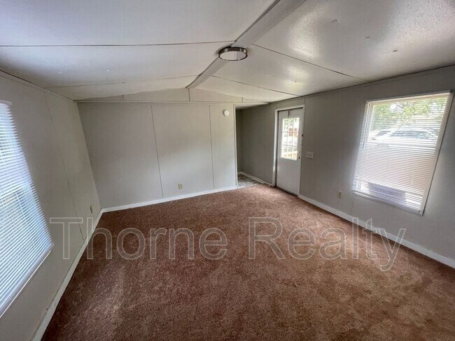 Foto del edificio - 2242 N Main St